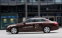 2013-Mercedes-Benz-E400-Hybrid-profile-623x389.webp