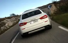 2014-Maserati-Quattroporte-rear-view.webp