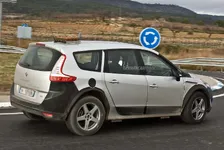 renault-suv-mule-4.webp renault-suv-mule-4.webp