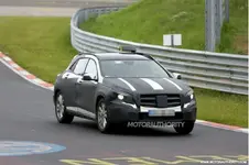 2014-mercedes-benz-gla-class-taxi-spy-shots_100429267_l.webp