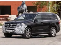 Erlkoenig-Mercedes-GL-Facelift-2015-Gelaendewagen-SUV-2.webp