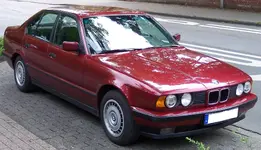 BMW_Series_5_Old_Model_red_vr.webp