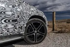 11-2014-Mercedes-GLE-Mitfahrt-fotoshowBigImage-89c5f17a-822949.webp