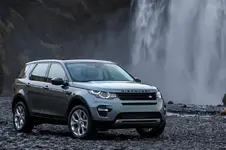 04_Land_Rover_Discovery_Sport.webp