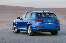 Next-generation-Audi-Q7-leaked-rear.webp