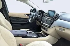 Mercedes-ML-MLC-Neues-Cockpit-1200x800-aecf30ab78411ab9.webp
