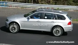 BMW_V3_spy_MotorAuthority_003.webp