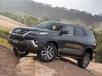 Toyota-Fortuner_2016_1600x1200_wallpaper_01.webp