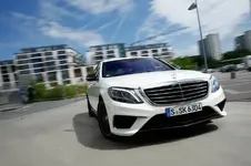 Mercedes-S-63-4Matic-Frontansicht-fotoshowImage-5b48a504-885027.webp
