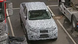 mercedes-glt-spy-photo (3).webp