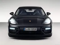 Porsche-Panamera-2017-1600-17.webp