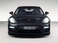 Porsche-Panamera-2017-1600-17.webp