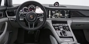 new-panamera-interieur.webp