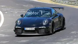 porsche-911-gt2-spy-pics (1).webp