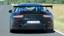 porsche-911-gt2-spy-pics (5).webp