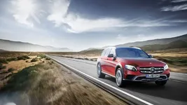 2017-mercedes-e-class-all-terrain-8.webp