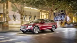 2017-mercedes-e-class-all-terrain-10.webp