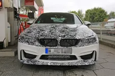 2017-bmw-m4-lci-spied-while-refueling-111389_1.webp