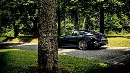 high_porsche_panamera_turbo_2016_porsche_ag(1).webp
