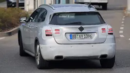 mercedes-benz-gla-class-refresh-spy (12).webp