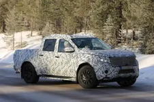 2018-mercedes-benz-x-class-spied-in-production-trim-pickup-truck-looks-rugged_5.webp