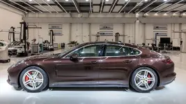 high_panamera_quality_centre_leipzig_2016_porsche_ag-jpg.378008.webp