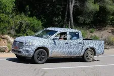2018-mercedes-benz-x-class-caught-after-an-off-road-session-in-spain_3.webp
