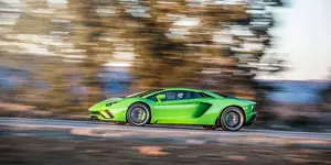 gallery-1494220601-roa050117dpt-drives-aventador-2.webp