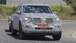 2018-mercedes-x-class-spy-photo (4).webp