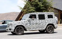 2019-mercedes-amg-g63-prototype-reveals-interior-for-the-first-time_7.webp