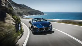 GranCabrio18-front-in-motion.webp