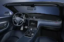 Small-12775-MaseratiGranCabrioMCMY18interni.thumb.jpg.b8f44cb80de2c8cc52a530c53d696b23.webp
