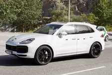 porsche-cayenne-201738288_3.webp