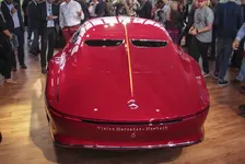 208556396-w988-h664.webp