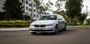 2017-BMW-530i-vs-Mercedes-Benz-E300-sedan-100.webp