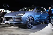 2019-Porsche-Cayenne-0007.webp