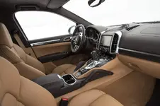 2016-Porsche-Cayenne-Turbo-S-interior.webp