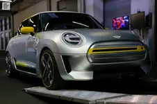 iaa_transport_sneak-5-800x533.webp