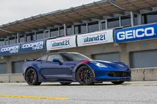 2017-Chevrolet-Corvette-Grand-Sport-front-three-quarter-01.webp