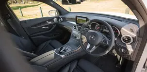 2017-mercedes-benz-v-audi-q5-42.webp