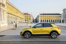 Yellow-VW-T-Roc-7.webp