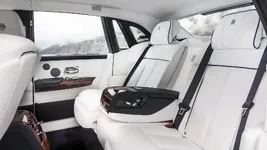34-2018-rolls-royce-phantom-fd-1.webp