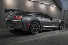 2019-chevrolet-corvette-ZR1-rear-three-quarter-high-wing.webp