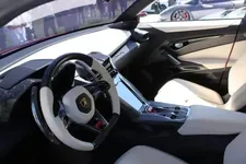 Lamborghini-Urus-Concept-Pebble-Beach-interior.webp