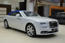 rolls-abudhabi-dawn-fashion-white-1.webp