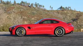 2018-mercedes-amg-gt-r-review.webp