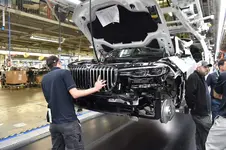 BMW-X7-production-12.webp