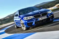 2018-BMW-M5-front-three-quarter-in-motion-23.webp
