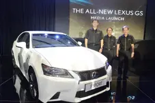 chief-engineer-lexus-group-tmc-en-ismet-suki-president-umwt-mr-takashi-hibi-deputy-chairman-u...webp