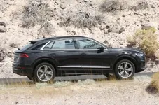 audi_q8_04.webp